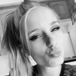 Meet your Posher, Tiara